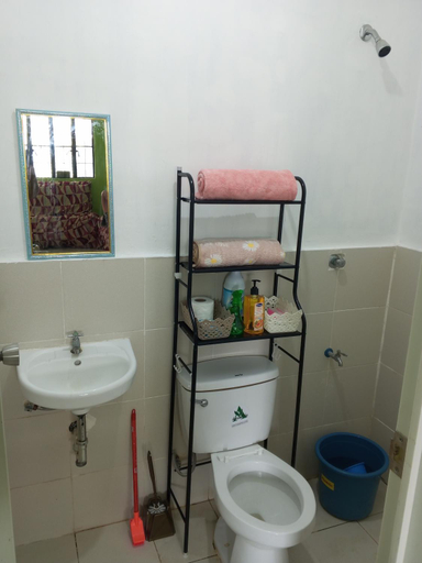 Bedroom 3, Budget Home in Iloilo Staycation At 8 Pax, Oton