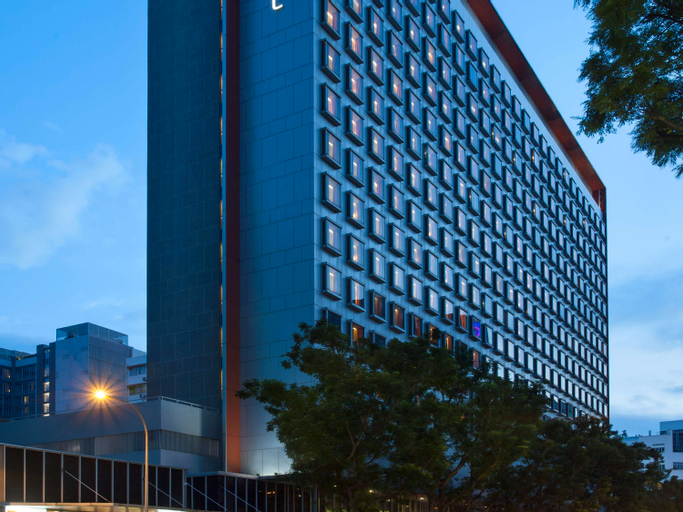 Exterior & Views 14