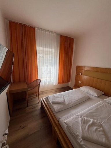 Bedroom 1, Hotel Post 11, Braunau am Inn