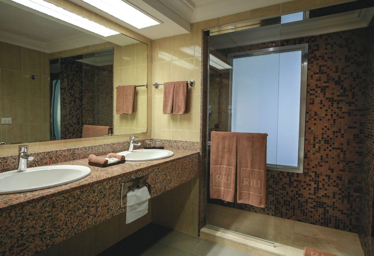 Bathroom 4, Riu Cancun - Adults Only - All Inclusive, Benito Juárez