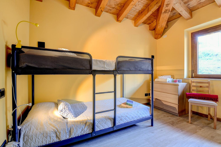 Bedroom 3, Villa Sinfonia, Brescia