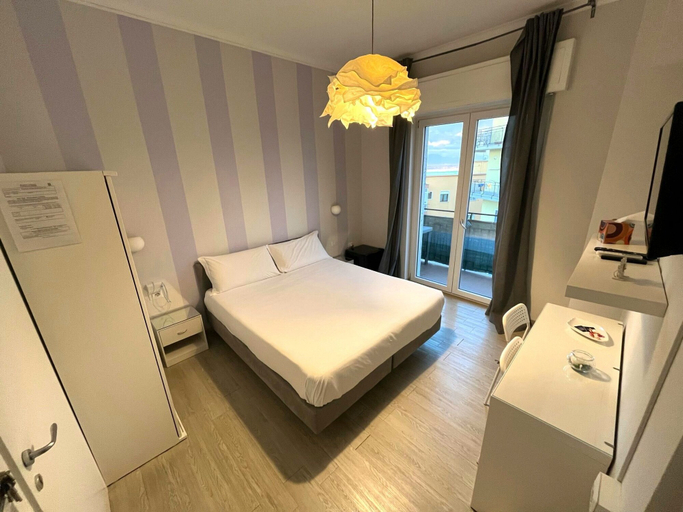 Bedroom 4, F Rooms, Napoli
