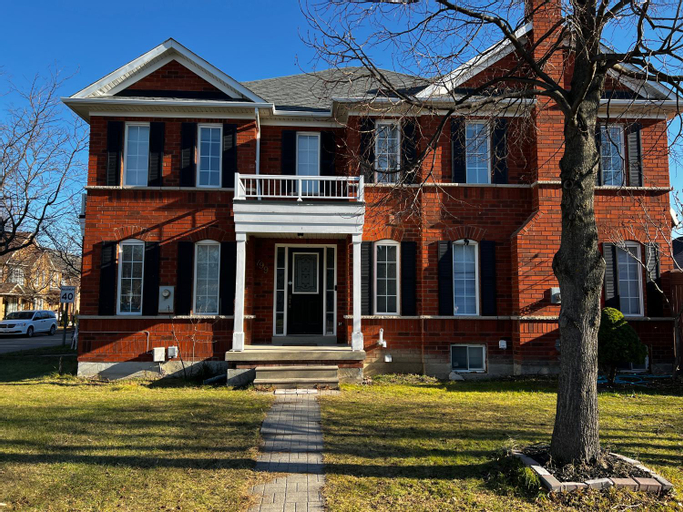 Chic, Spacious Home You'll Love, York