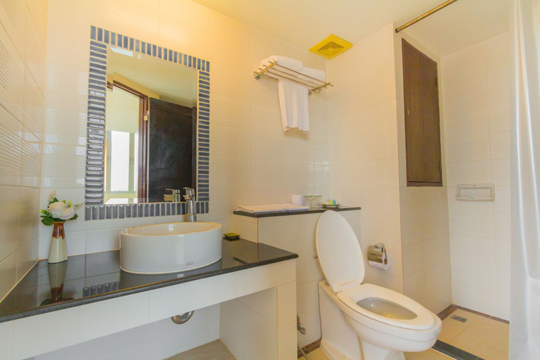 Bathroom 4, Mayflower Grande Hotel Chiang Mai, Muang Chiang Mai