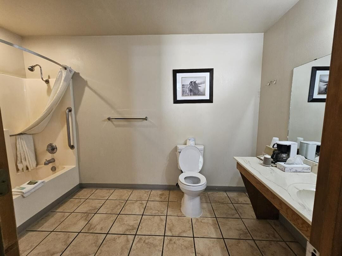 Bathroom 3, Boomtown Inn, Creek