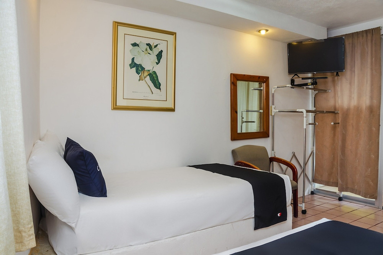 Bedroom 2, Capital O Hotel Dos Mares, Cabo San Lucas, La Paz