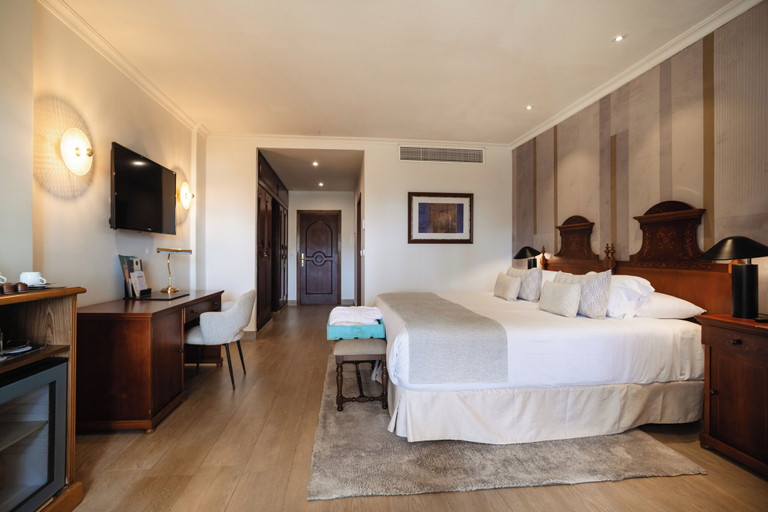 Bedroom 4, Secrets Mallorca Villamil Resort & Spa - Adults Only, Baleares