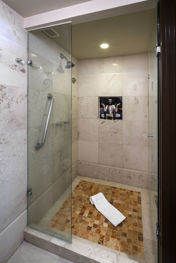 Bathroom 5, Hard Rock Hotel Cancun All Inclusive, Benito Juárez