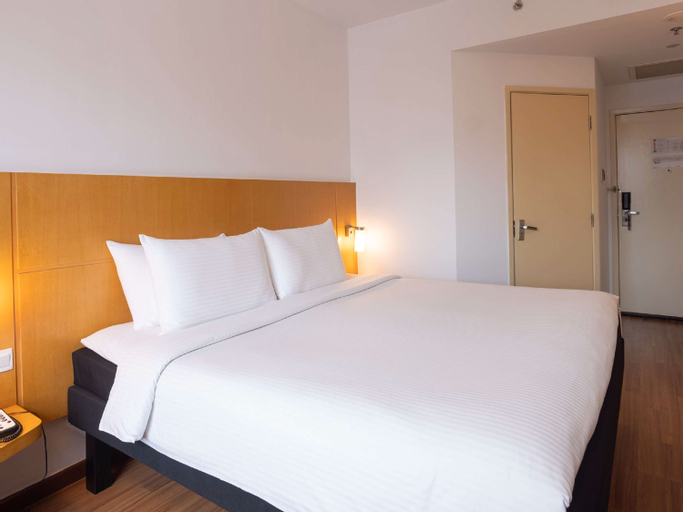 Bedroom 30