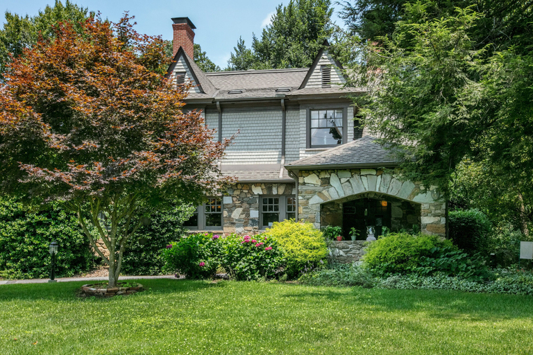 Exterior & Views 18