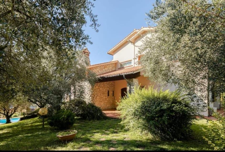 Villa con Piscina privata - Vista panoramica - 7 ROOMS - 20 GUEST, Prato