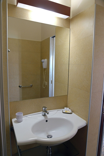 Bathroom 4, Hotel Metropol, Pesaro E Urbino