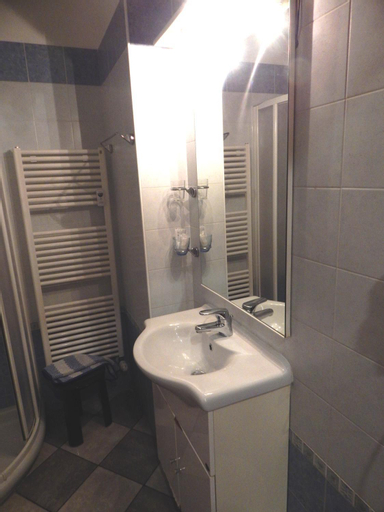 Bedroom 5, RESIDENCE HOTEL ISABELLA, Savona