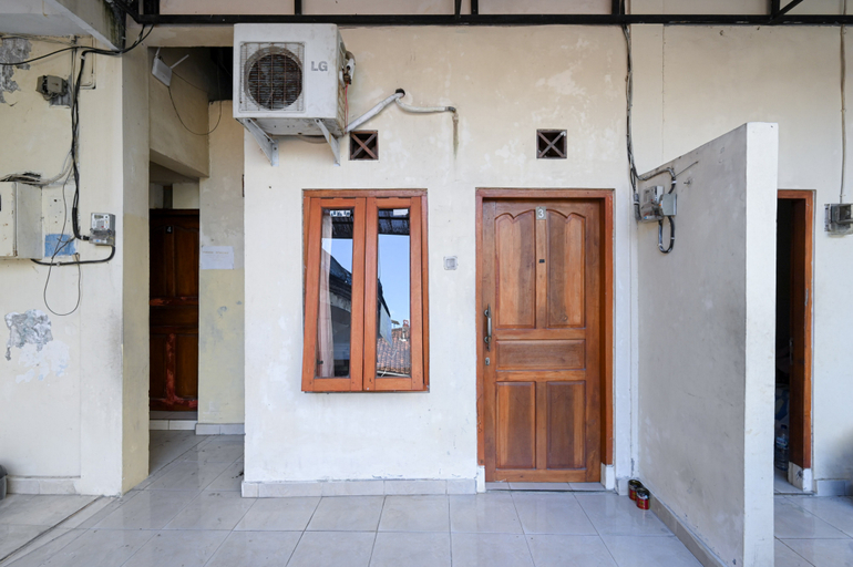 Exterior & Views 2, Pondok Syariah Denpasar Mitra RedDoorz, Denpasar