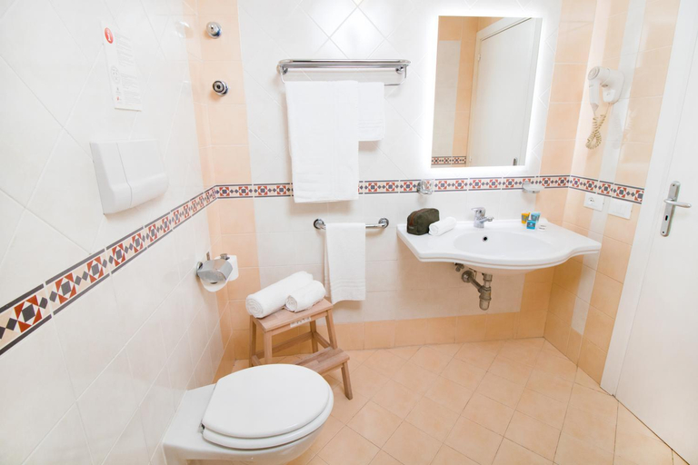 Bathroom 4, Hotel Rivage, Napoli