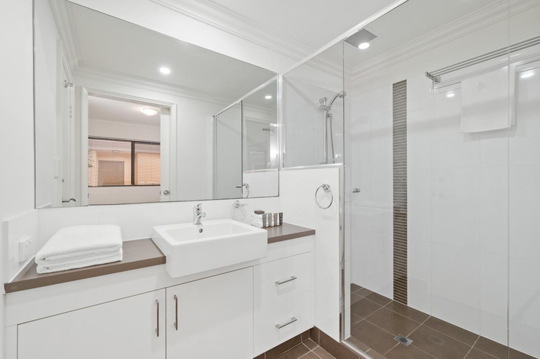Bedroom 4, Dolphin Quay Apartments., Mandurah
