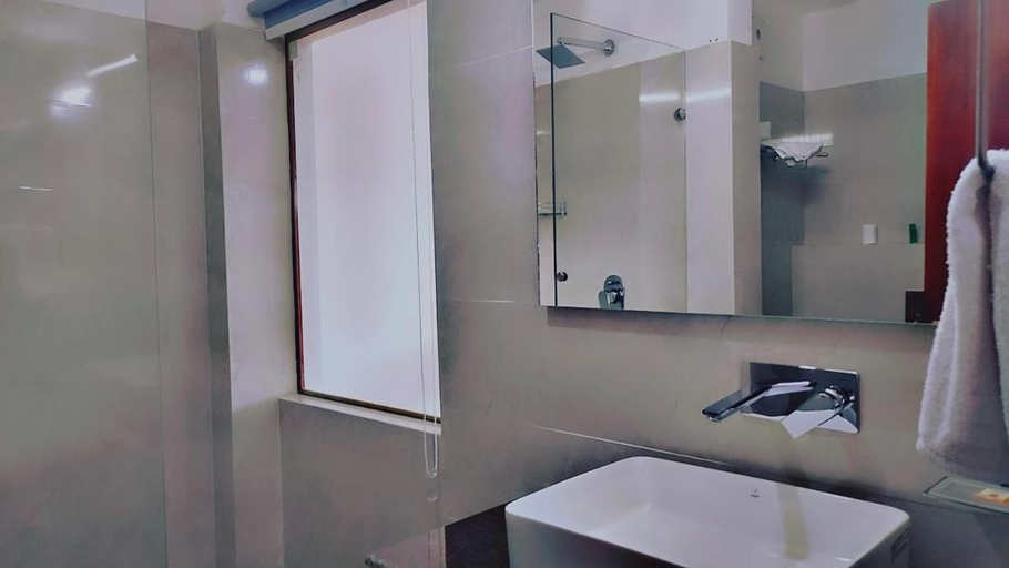 Bathroom, Lha-Zes, Leh