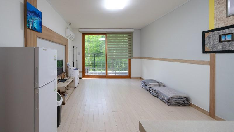Bedroom 1, Hongcheon Sinyeong Pension, Hongcheon