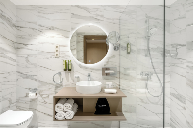 Bathroom, Kenese Bay Garden Resort & Conference Hotel, Balatonalmádi