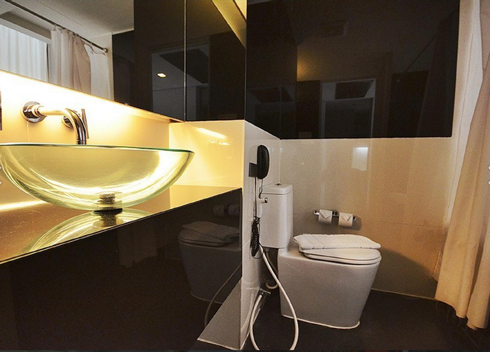 Bathroom 29