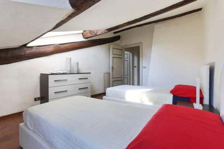 Massimiliano apartment in center with AC, Lucca