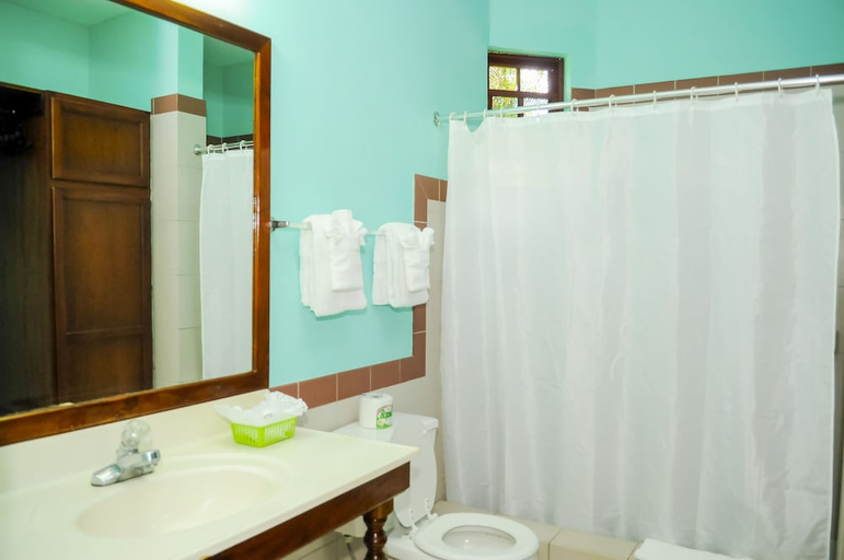 Bathroom 4, CocoLaPalm Seaside Resort