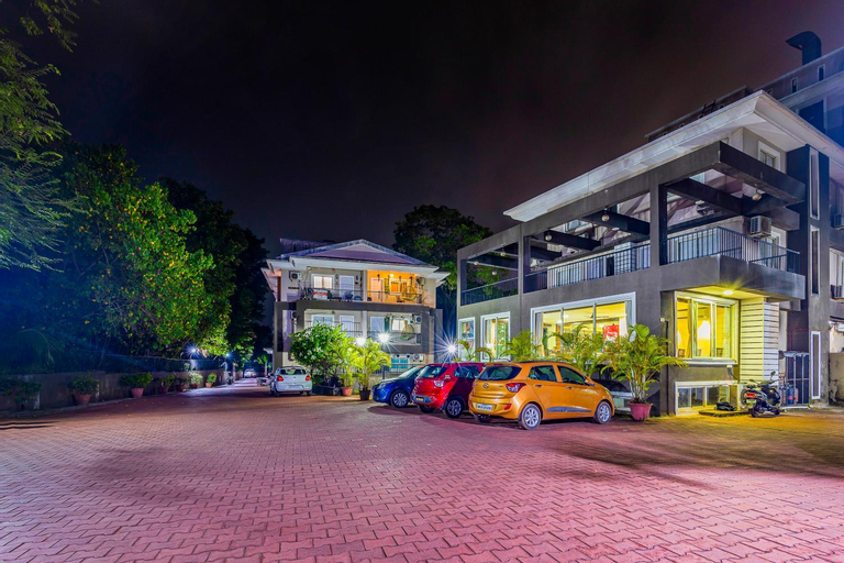 Exterior 9