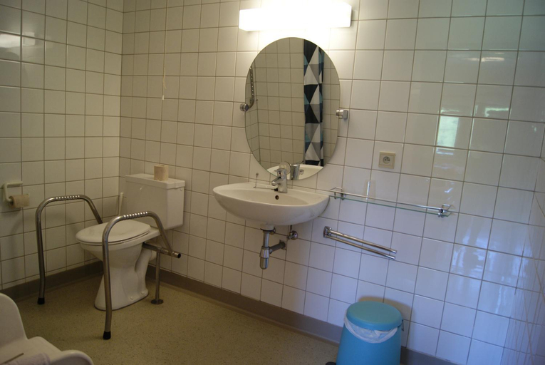 Bathroom 3, Chaityfontaine, Liège