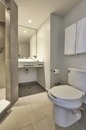Bathroom 3, City Express Junior by Marriott Merida Altabrisa, Mérida