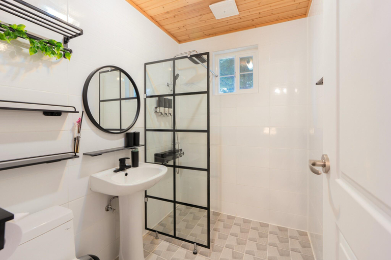 Bathroom, The Forest Aewol, Jeju