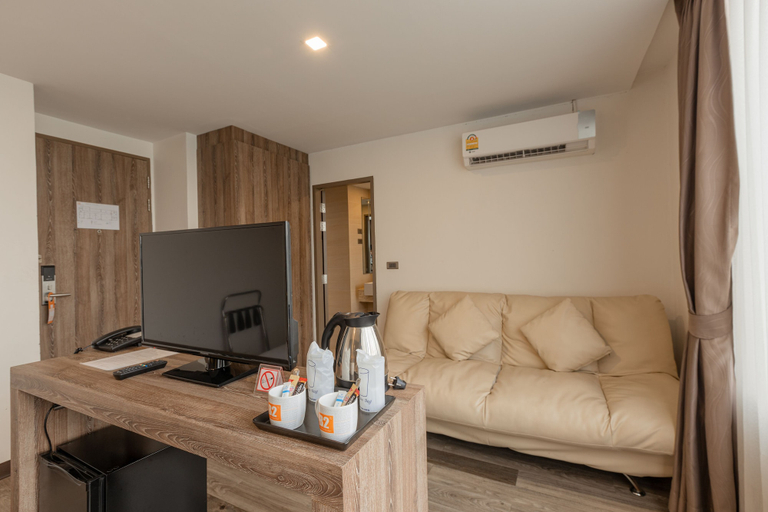 Bedroom 3, B2 Bangna Premier Hotel, Prawet