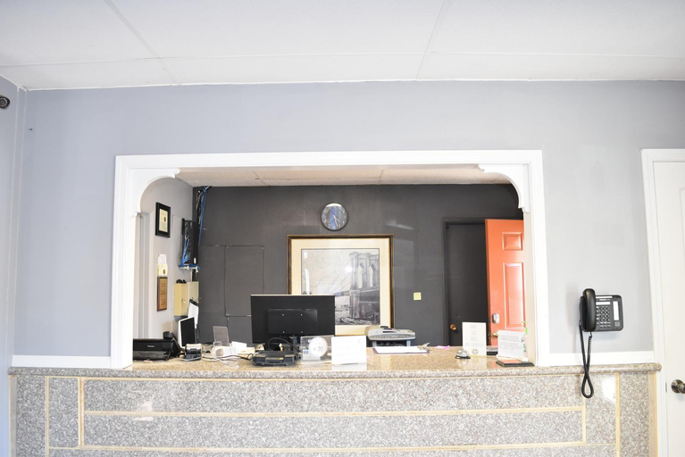 Public Area 2, Arlington inn, Gilliam