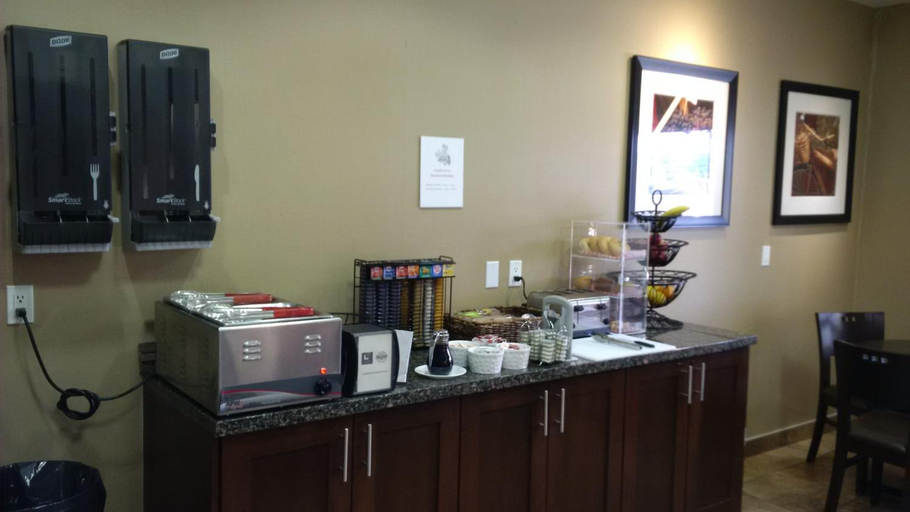 Food & Drinks 5, Sigma Inn & Suites Hudson's Hope, Peace River