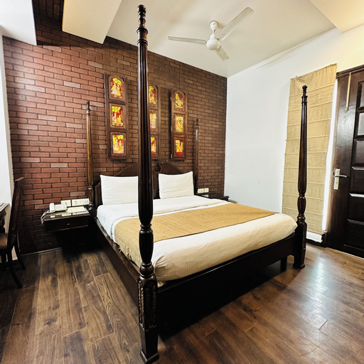 Hotel Lavish IN- Rajouri Garden, West