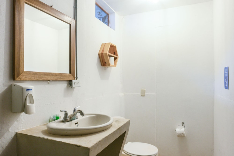 Bathroom 3, Socialtel Maderas, Tola
