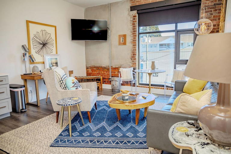 Dining Room 28