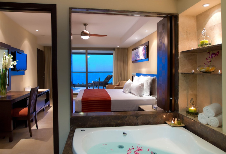 Bedroom 3, Sunset Plaza Beach Resort Puerto Vallarta AI, Puerto Vallarta