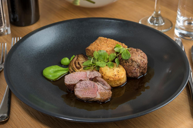 Food & Drinks 4, Number Four at Stow - FULLY AIR CONDITIONED, Gloucestershire