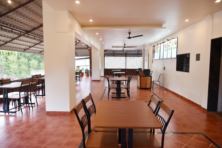 Food & Drinks 4, Riverside Inn, Satara
