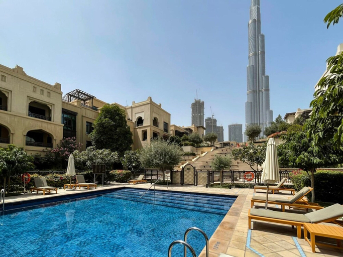 Room 4, Silkhaus Arabian Vibes Souk al Bahar Access Pool, Dubai