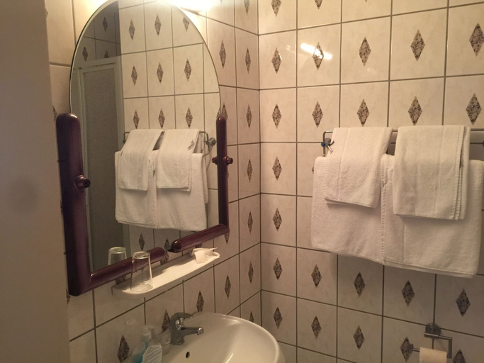 Bathroom, Hotel Marjani, Hildesheim