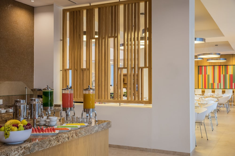 Food & Drinks 5, Fiesta Inn Silao Puerto Interior, Silao