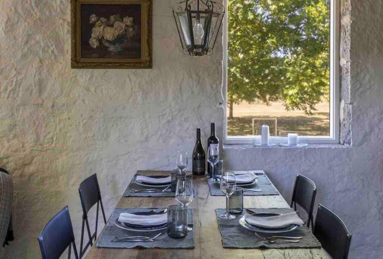 Food & Drinks 5, Honeysuckle Barn & Garden, Macedon Ranges - Kyneton