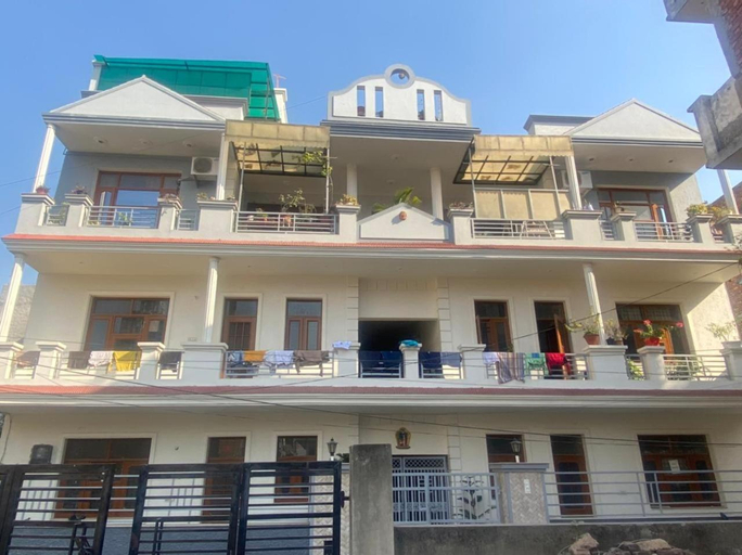 Exterior 7