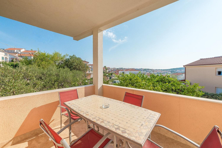 Others 4, Apartments Tonci OG, Okrug