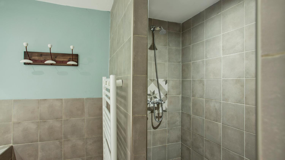 Bathroom 4, Laniella location, Haute-Corse