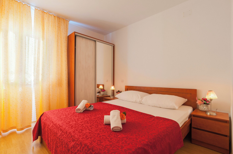 Bedroom 2, Apartments Island Beat, Supetar