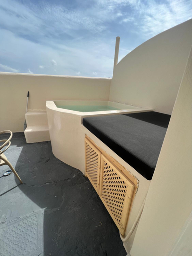 Others 4, BlackRock suites, South Aegean