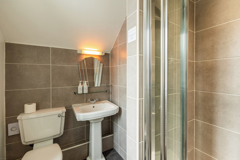 Bathroom 5, Oakfold House, Cumbria