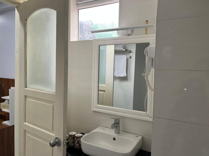 Others 5, Sen Hotel , Từ Liêm